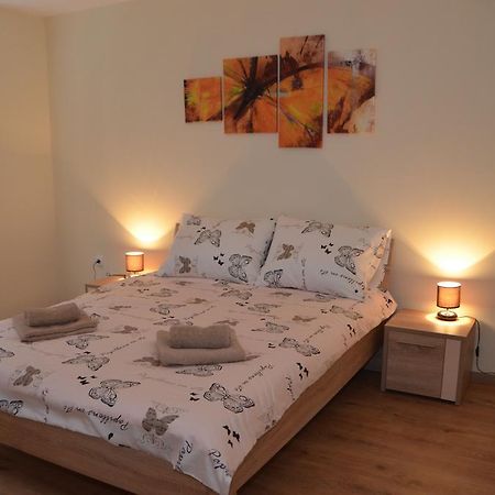 Apartment Marija Sremska Mitrovica Exterior foto